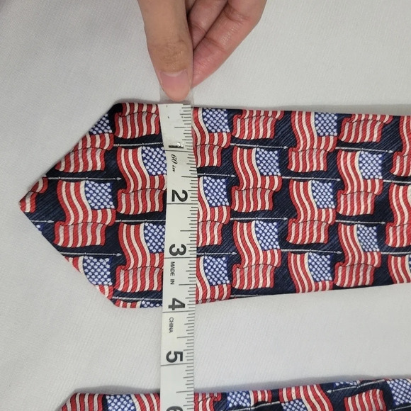 American Traditions Red Blue American Flag Pattern Silk Tie - Picture 5 of 7